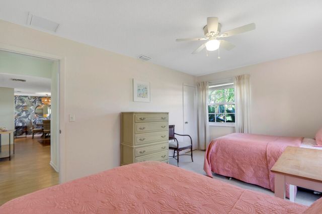 8574 SE Seagrape Way, Hobe Sound, FL 33455