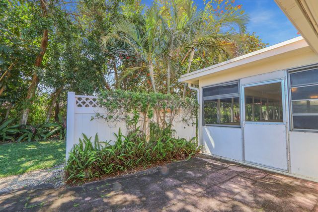 8574 SE Seagrape Way, Hobe Sound, FL 33455