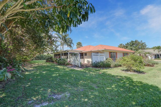 8574 SE Seagrape Way, Hobe Sound, FL 33455