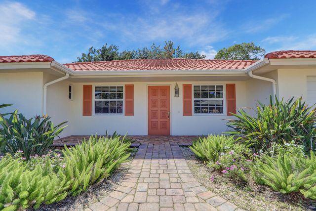 8574 SE Seagrape Way, Hobe Sound, FL 33455