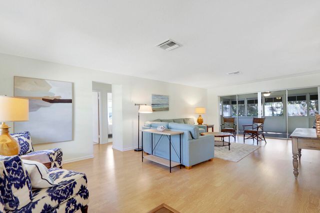 8574 SE Seagrape Way, Hobe Sound, FL 33455