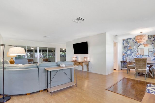 8574 SE Seagrape Way, Hobe Sound, FL 33455