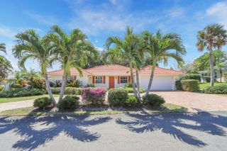 8574 SE Seagrape Way, Hobe Sound, FL 33455