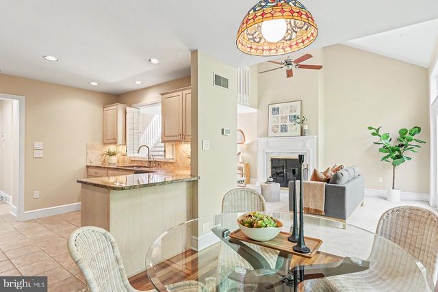 72 DEER FORD DR, Lancaster, PA 17601