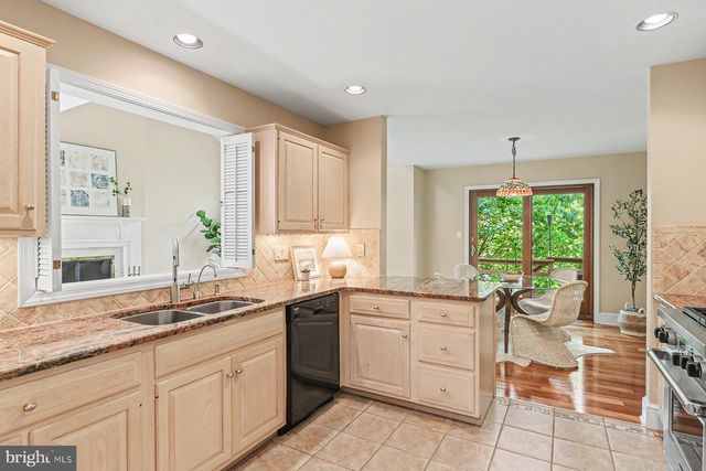 72 DEER FORD DR, Lancaster, PA 17601