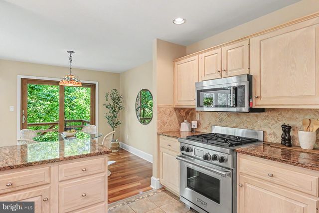 72 DEER FORD DR, Lancaster, PA 17601