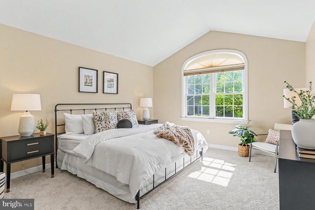 72 DEER FORD DR, Lancaster, PA 17601