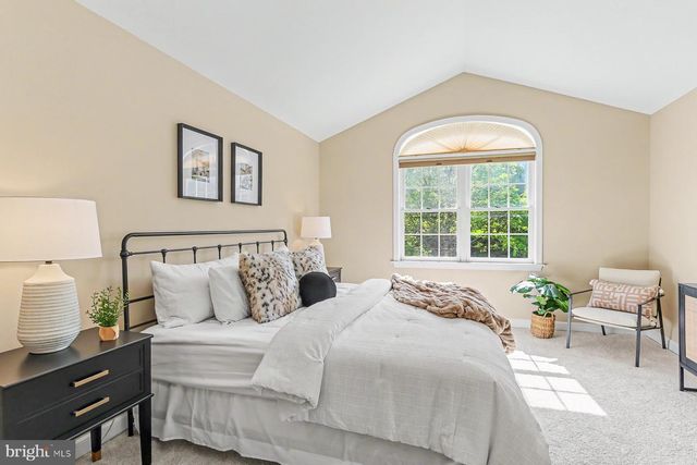 72 DEER FORD DR, Lancaster, PA 17601