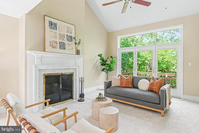 72 DEER FORD DR, Lancaster, PA 17601