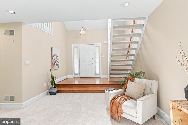72 DEER FORD DR, Lancaster, PA 17601