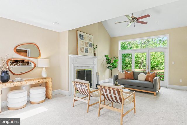 72 DEER FORD DR, Lancaster, PA 17601
