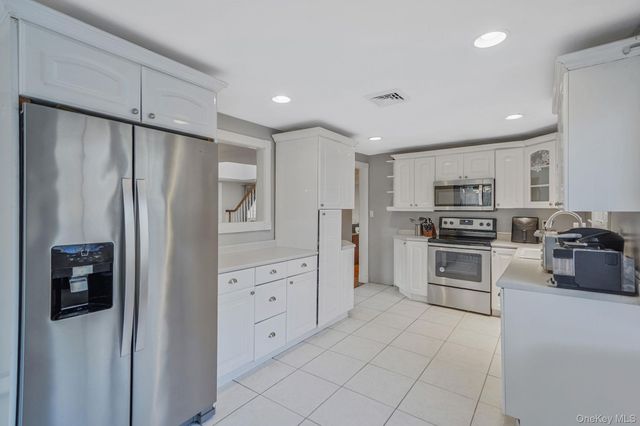 39 13th Avenue, Ronkonkoma, NY 11779