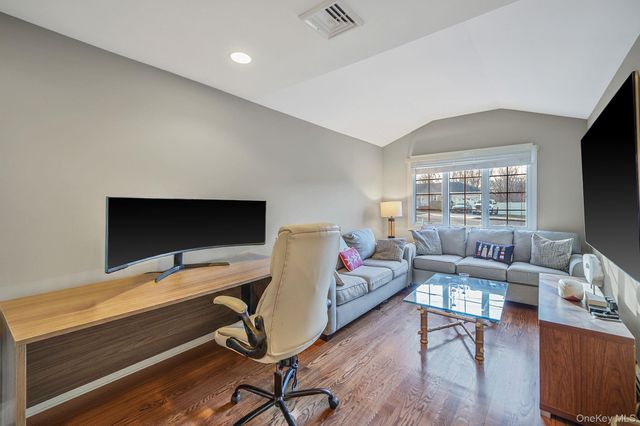 39 13th Avenue, Ronkonkoma, NY 11779