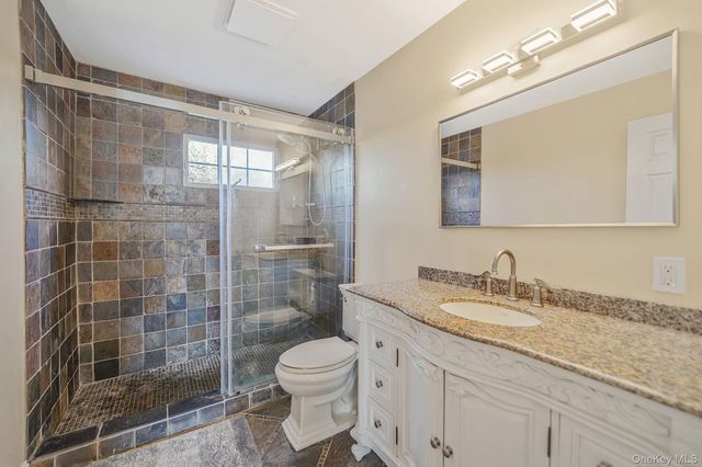 39 13th Avenue, Ronkonkoma, NY 11779