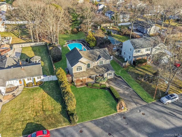 39 13th Avenue, Ronkonkoma, NY 11779