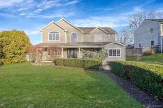 39 13th Avenue, Ronkonkoma, NY 11779