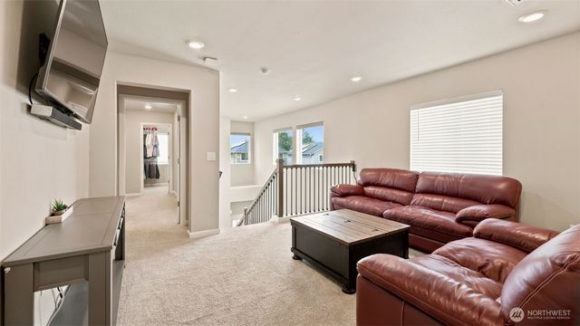 25638 204th Place SE, Covington, WA 98042