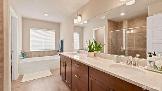 25638 204th Place SE, Covington, WA 98042