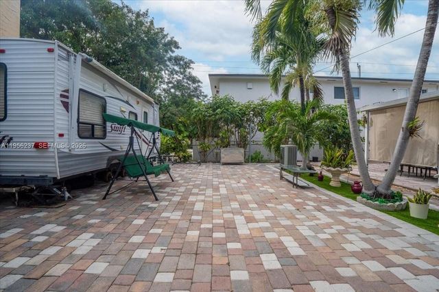 3554 SW 26th St, Miami, FL 33133