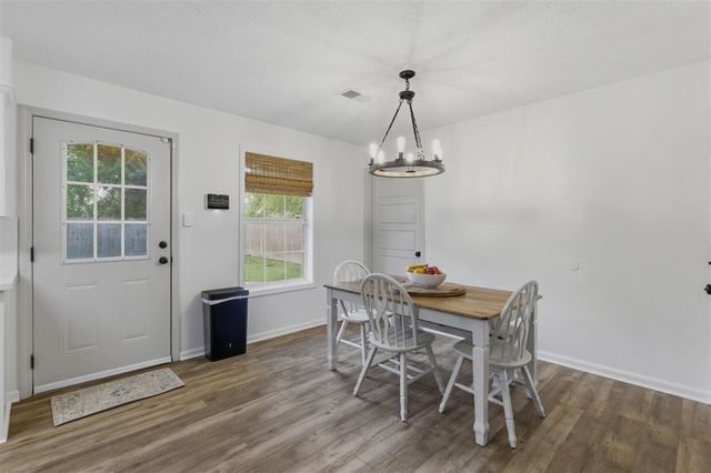 606 W 2nd Street, Iowa, LA 70647