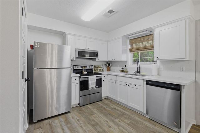 606 W 2nd Street, Iowa, LA 70647