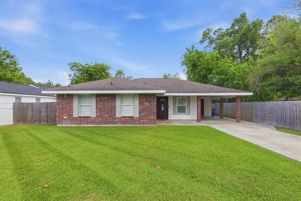 606 W 2nd Street, Iowa, LA 70647