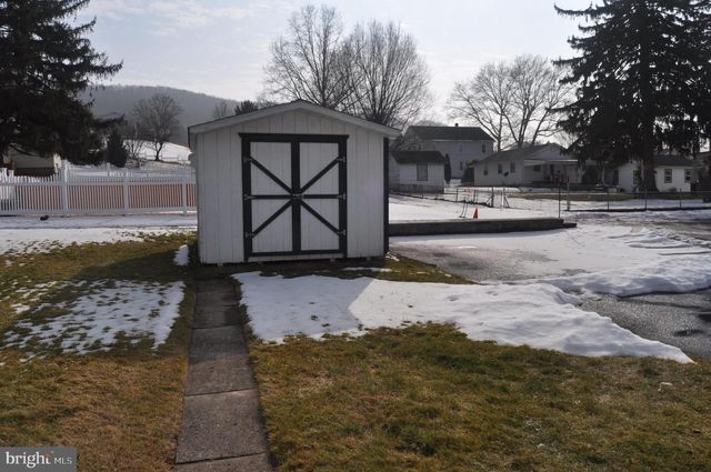 310 E CENTER ST, Millersburg, PA 17061