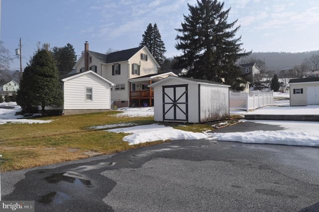 310 E CENTER ST, Millersburg, PA 17061