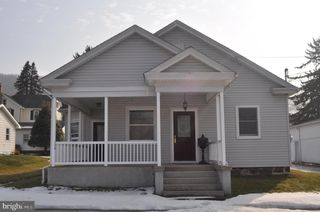 310 E CENTER ST, Millersburg, PA 17061