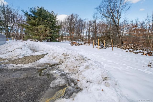 155 Huckleberry Turnpike, Wallkill, NY 12589