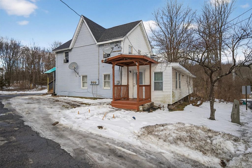 155 Huckleberry Turnpike, Wallkill, NY 12589