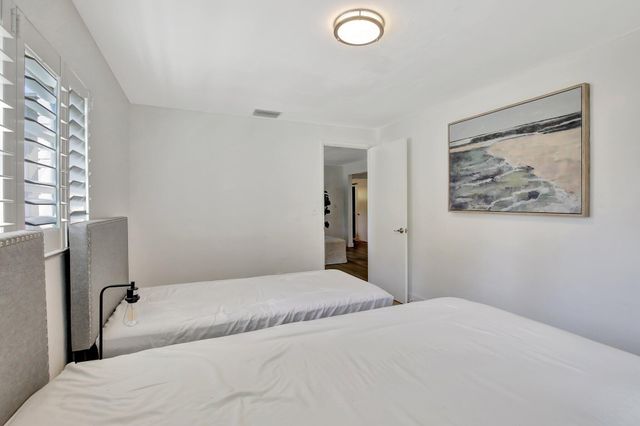 3019 N 57th Drive, Hollywood, FL 33021