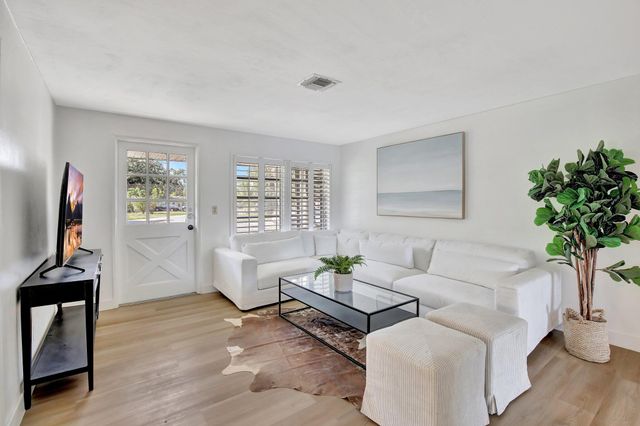 3019 N 57th Drive, Hollywood, FL 33021