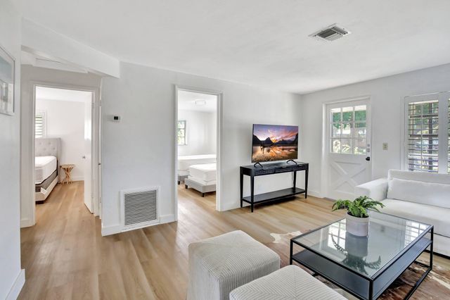 3019 N 57th Drive, Hollywood, FL 33021