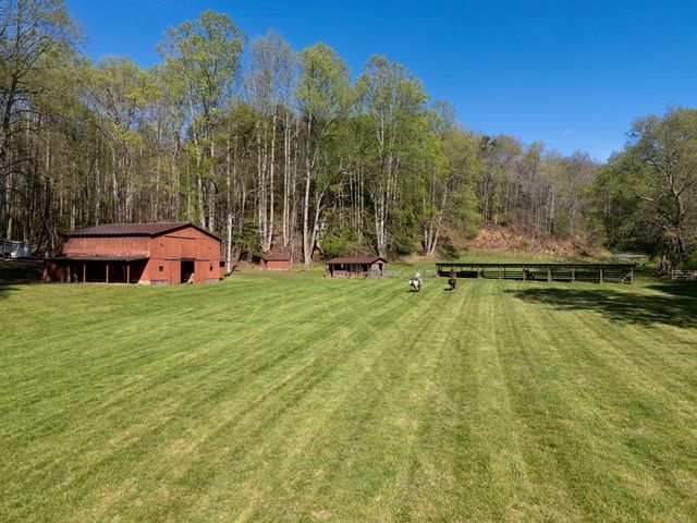 853 Caler Road, Brasstown, NC 28902