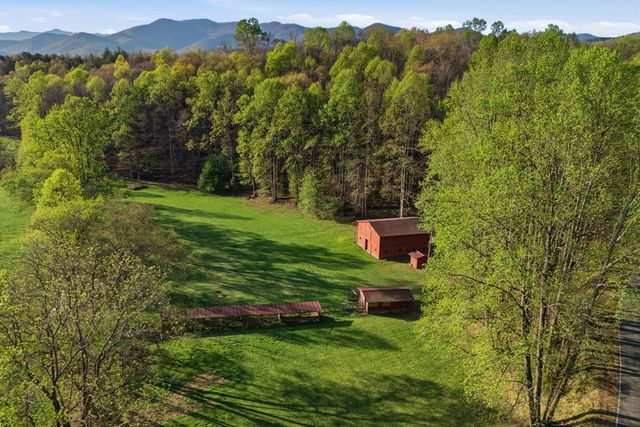 853 Caler Road, Brasstown, NC 28902
