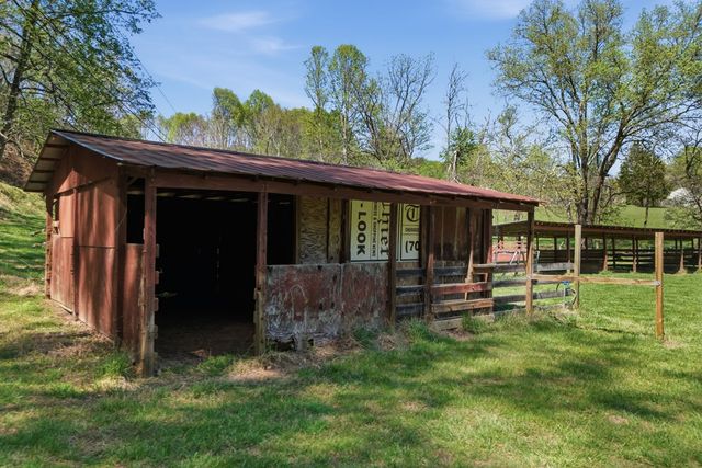 853 Caler Road, Brasstown, NC 28902