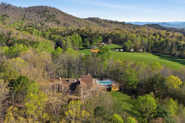 853 Caler Road, Brasstown, NC 28902