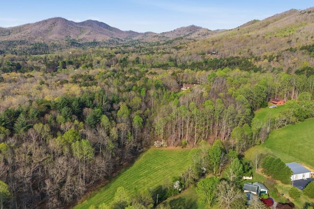 853 Caler Road, Brasstown, NC 28902