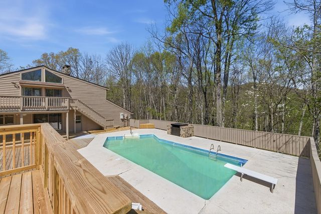 853 Caler Road, Brasstown, NC 28902