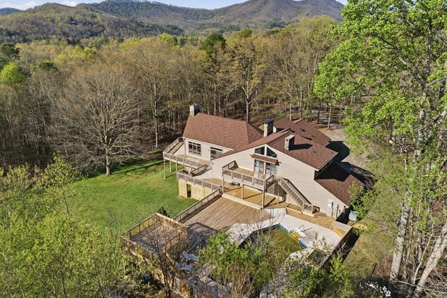 853 Caler Road, Brasstown, NC 28902