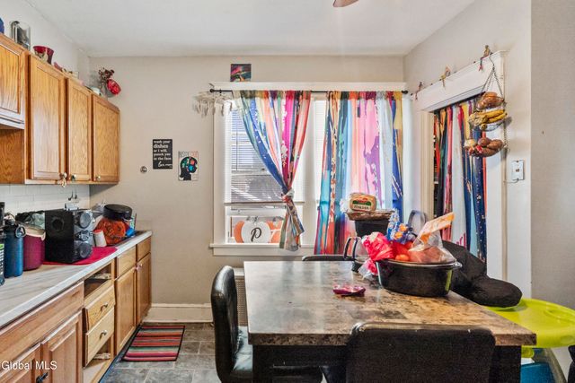 331 7th Avenue, Troy, NY 12182