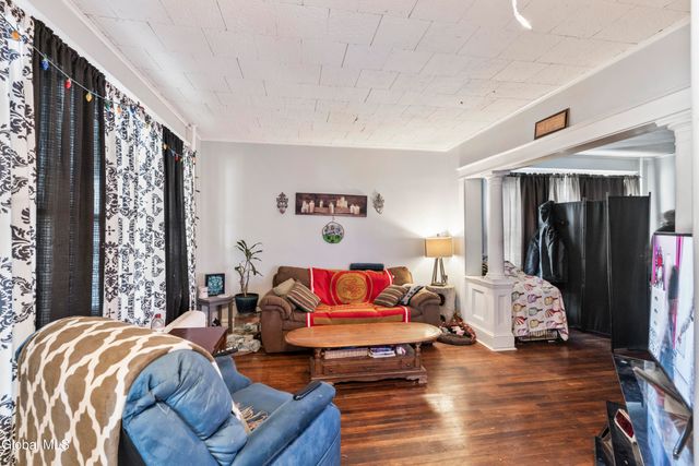 331 7th Avenue, Troy, NY 12182