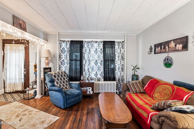 331 7th Avenue, Troy, NY 12182