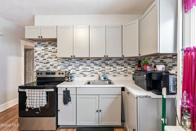 331 7th Avenue, Troy, NY 12182