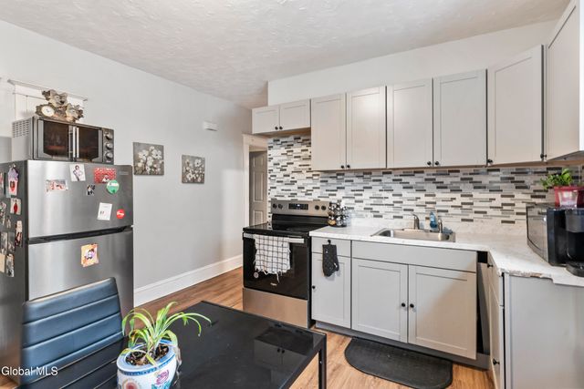 331 7th Avenue, Troy, NY 12182