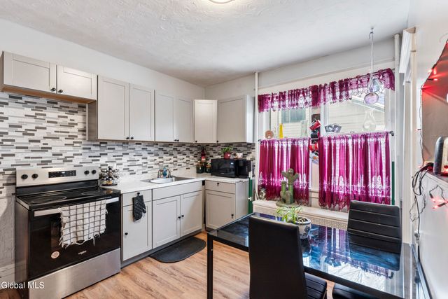 331 7th Avenue, Troy, NY 12182