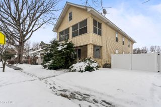 331 7th Avenue, Troy, NY 12182