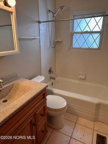 1002 Walnut Street, Perrysburg, OH 43551