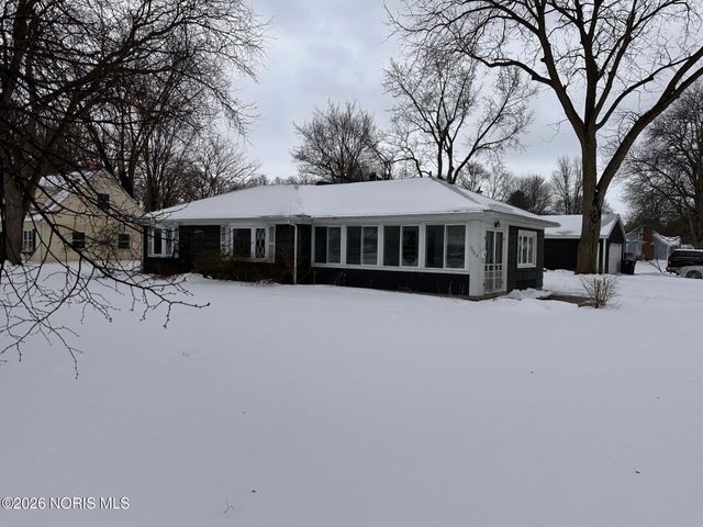 1002 Walnut Street, Perrysburg, OH 43551